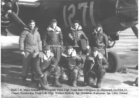 Le Sgt James Weldon Mellody en compagnie d'autres aviateurs